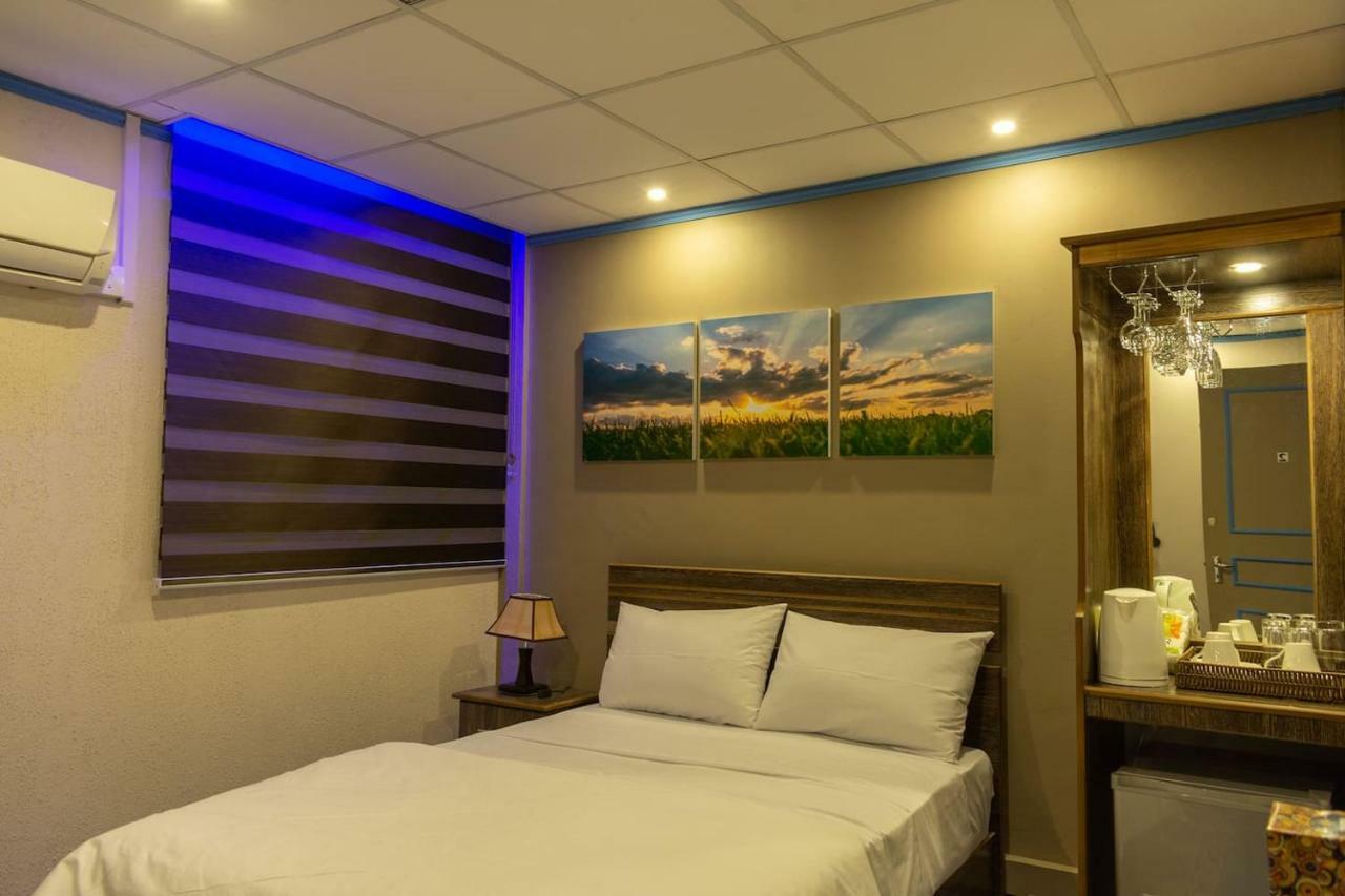 Hotel Styled Apartment In Heart Of Quatre Bornes Exterior foto